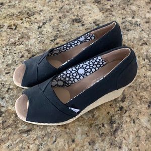 Toms Black Wedges